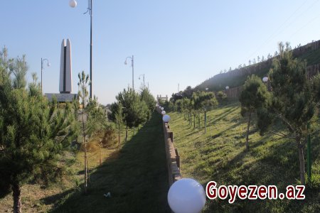 Qazaxın ünvanı - Obelisk