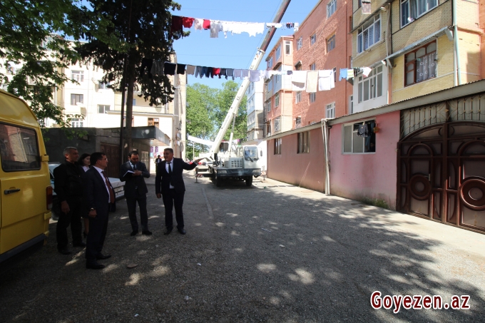 İcra başçısı Heydər Əliyev prospektində yerləşən 173 və 175 saylı binalarda görülən işlərlə tanış olub