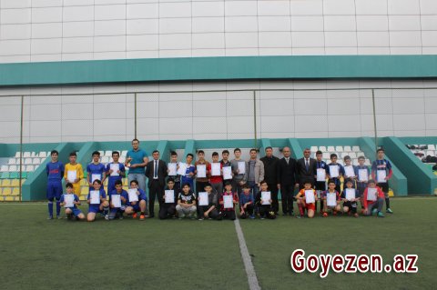 Qazaxlı məktəblilər arasında mini-futbol üzrə rayon birinciliyi keçirilib