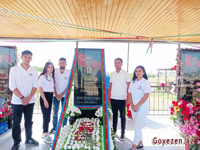 Qazaxlı gənclər Vətən müharibəsi şəhidi baş leytenant Nəbi Hüseynovun doğum günündə məzarını ziyarət ediblər