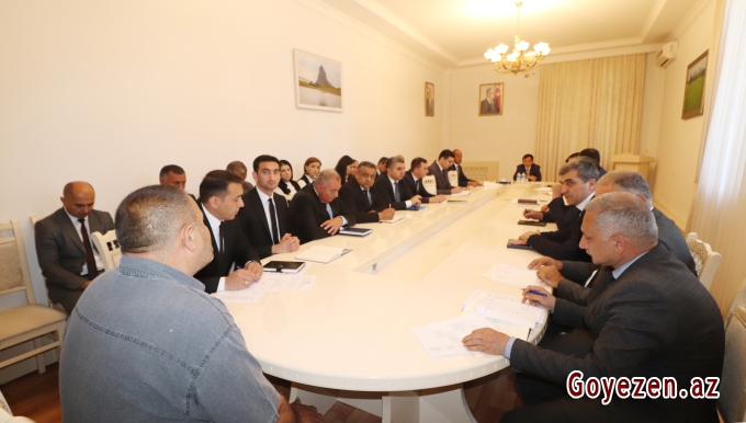 Qazax RİH-də keçirilən ümumi qəbulda icra başçısı vətəndaşların müraciətini dinləyib Qazax RİH-də keçirilən ümumi qəbulda icra başçısı vətəndaşların müraciətini dinləyib