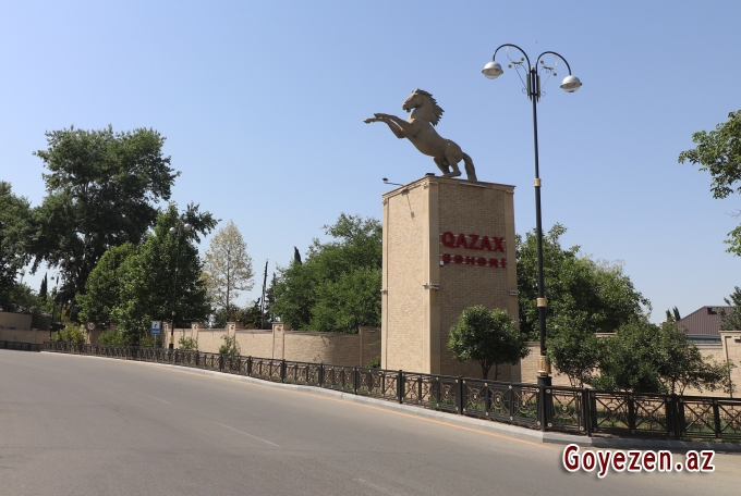 İdarə, müəssisə, təşkilat və xidmət sahələrində vətəndaşların müraciətləri dinlənilib