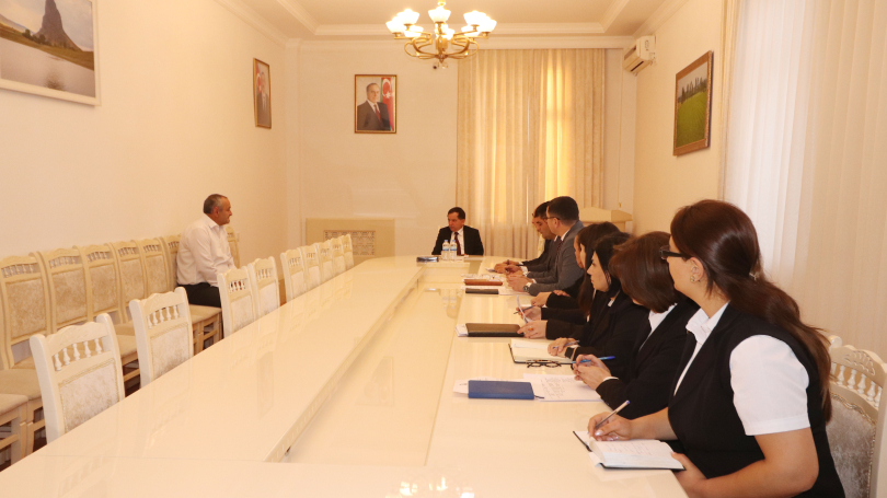 İcra başçısı fərdi qəbulda vətəndaşların müraciətini dinləyib